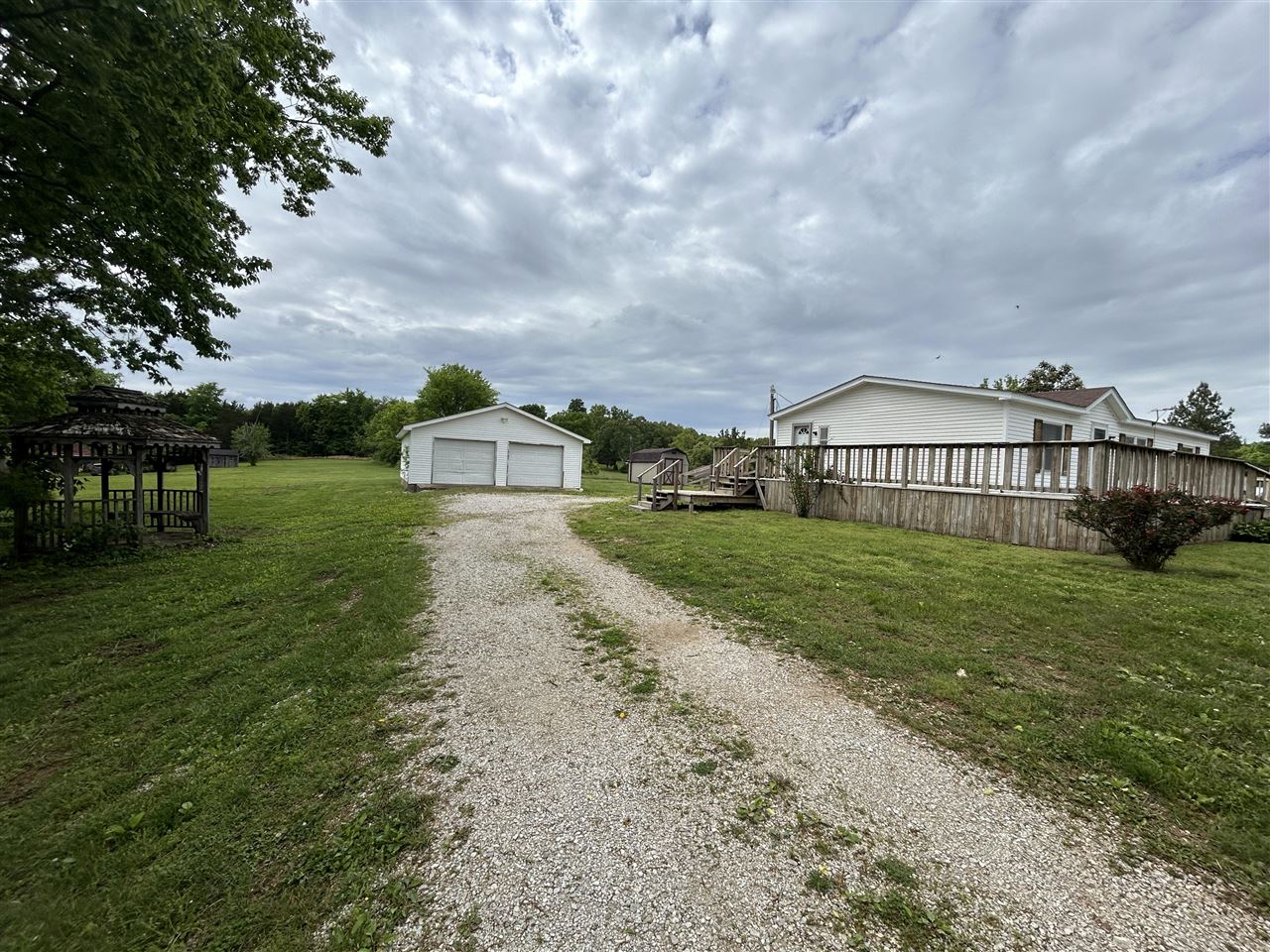553 Lake Road