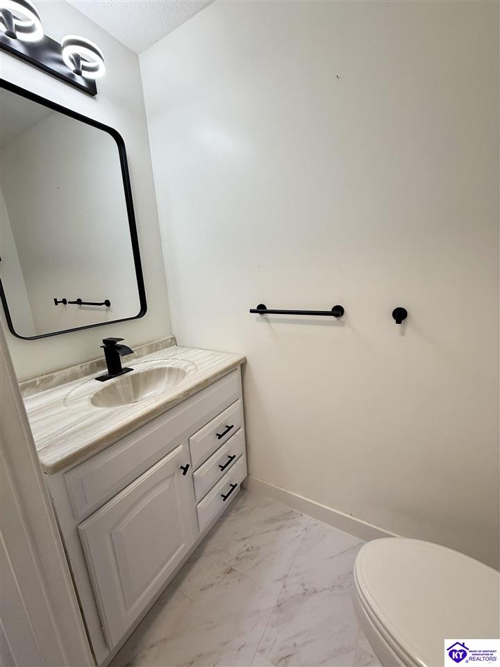 Listing Picture 2136 Crossfield Drive Elizabethtown, KY 42701 MLS HK25000438