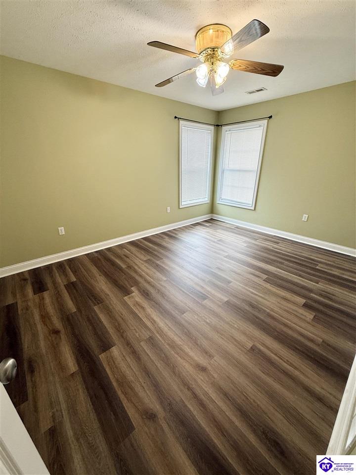 Listing Picture 2136 Crossfield Drive Elizabethtown, KY 42701 MLS HK25000438