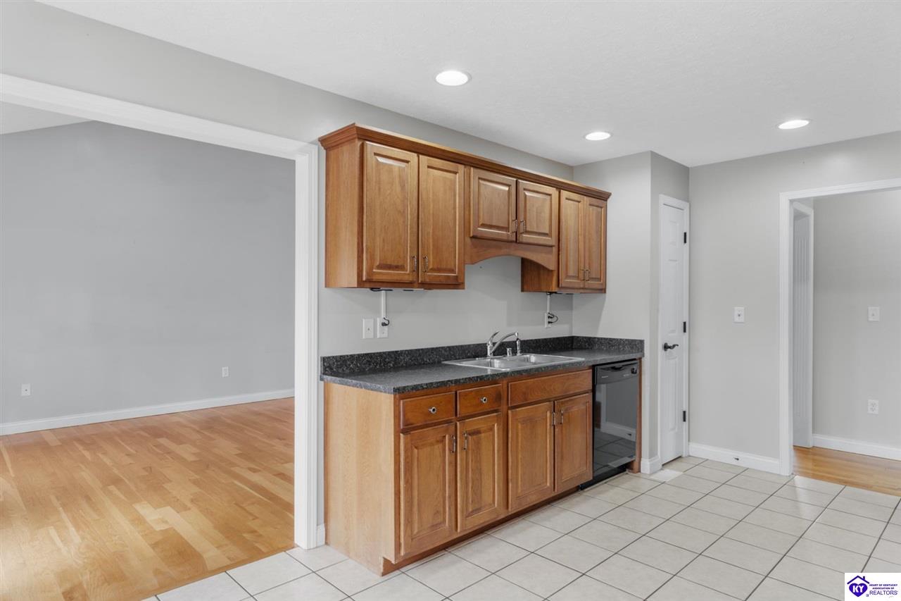 Listing Picture 305 Woebegona Way Hodgenville, KY 42748 MLS HK25000443