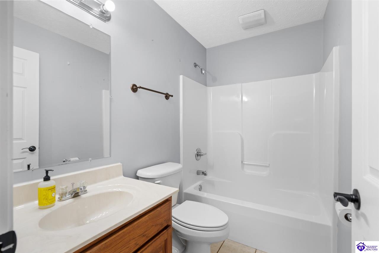 Listing Picture 305 Woebegona Way Hodgenville, KY 42748 MLS HK25000443