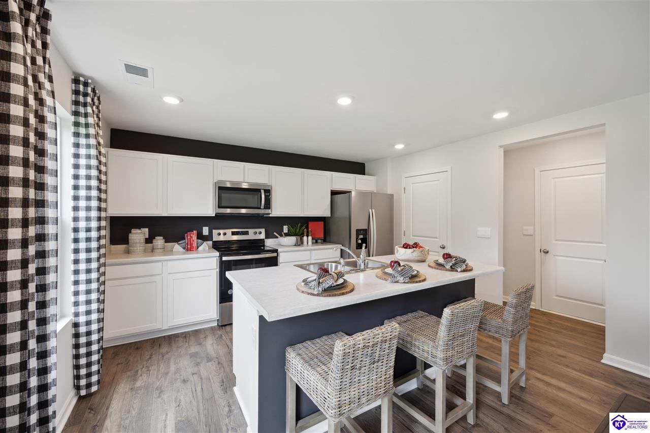 Listing Picture 300 Tristan Lane Elizabethtown, KY 42701 MLS HK25000489