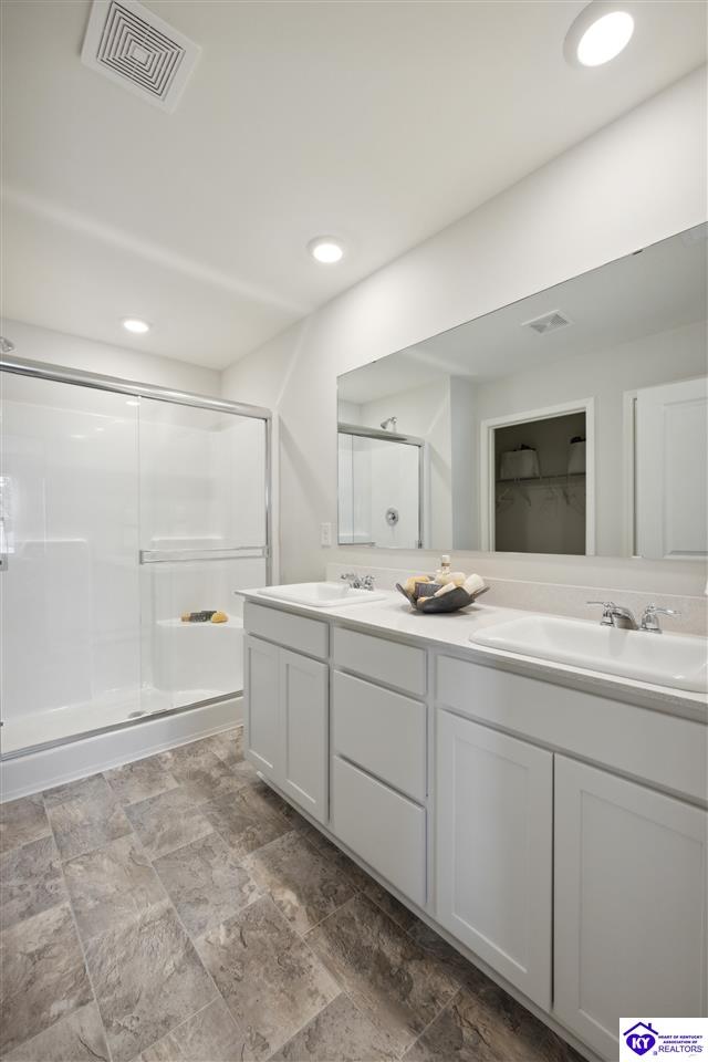 Listing Picture 300 Tristan Lane Elizabethtown, KY 42701 MLS HK25000489