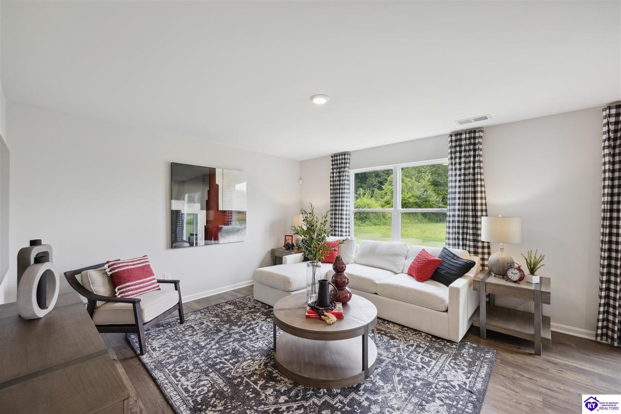 Listing Picture 300 Tristan Lane Elizabethtown, KY 42701 MLS HK25000489