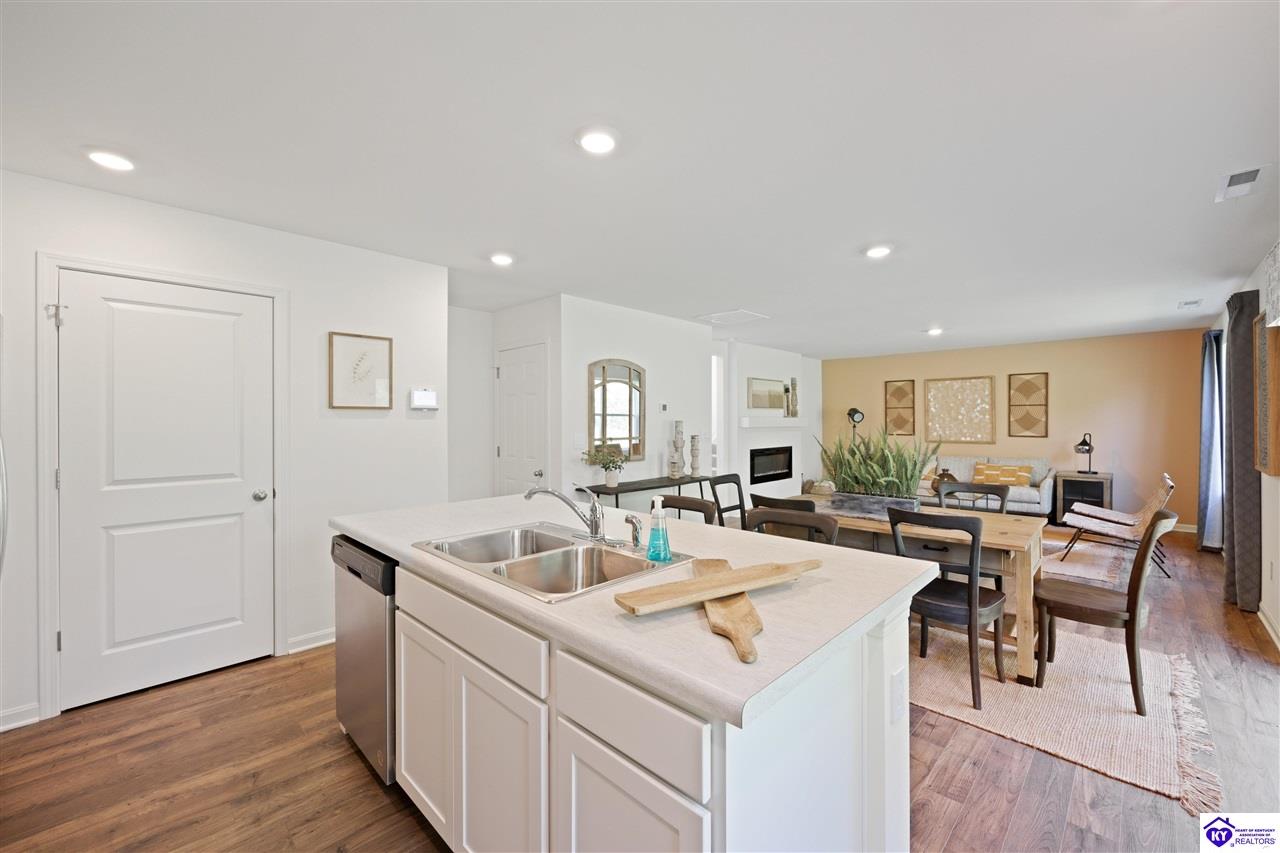 Listing Picture 208 Tristan Lane Elizabethtown, KY 42701 MLS HK25000515