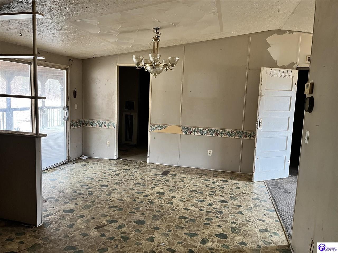 Listing Picture 196 Bolton School Road Bonnieville, KY 42713 MLS HK25000563