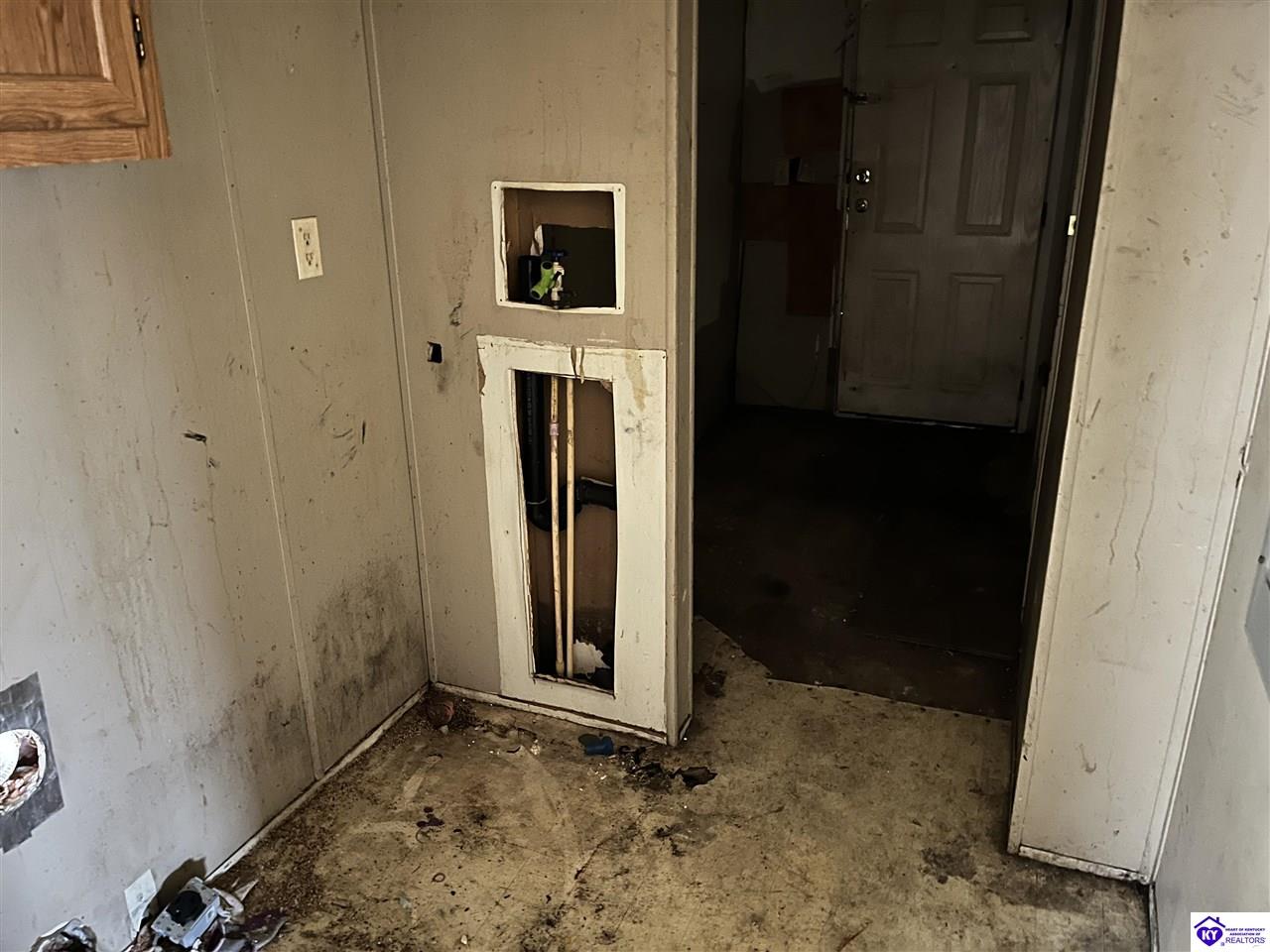 Listing Picture 196 Bolton School Road Bonnieville, KY 42713 MLS HK25000563