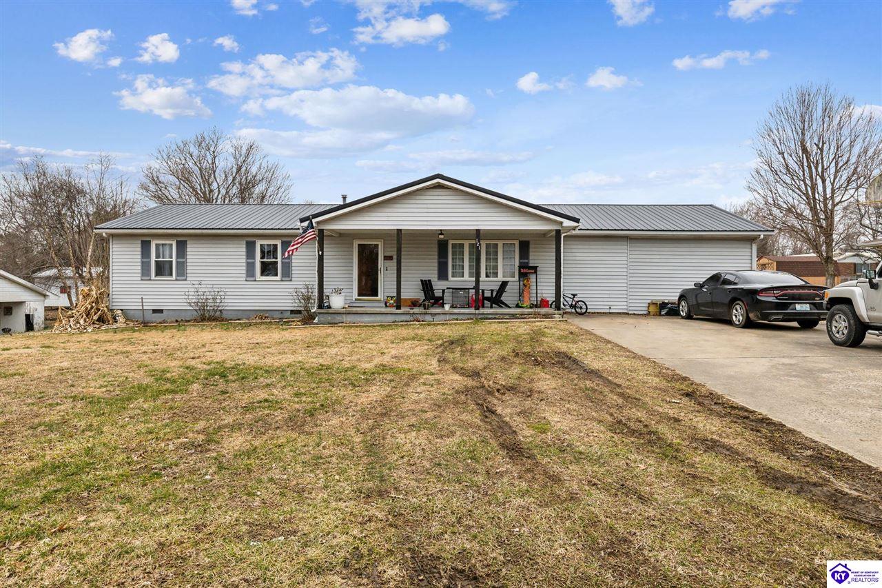 121 Circle DriveMarion, KY 42064
