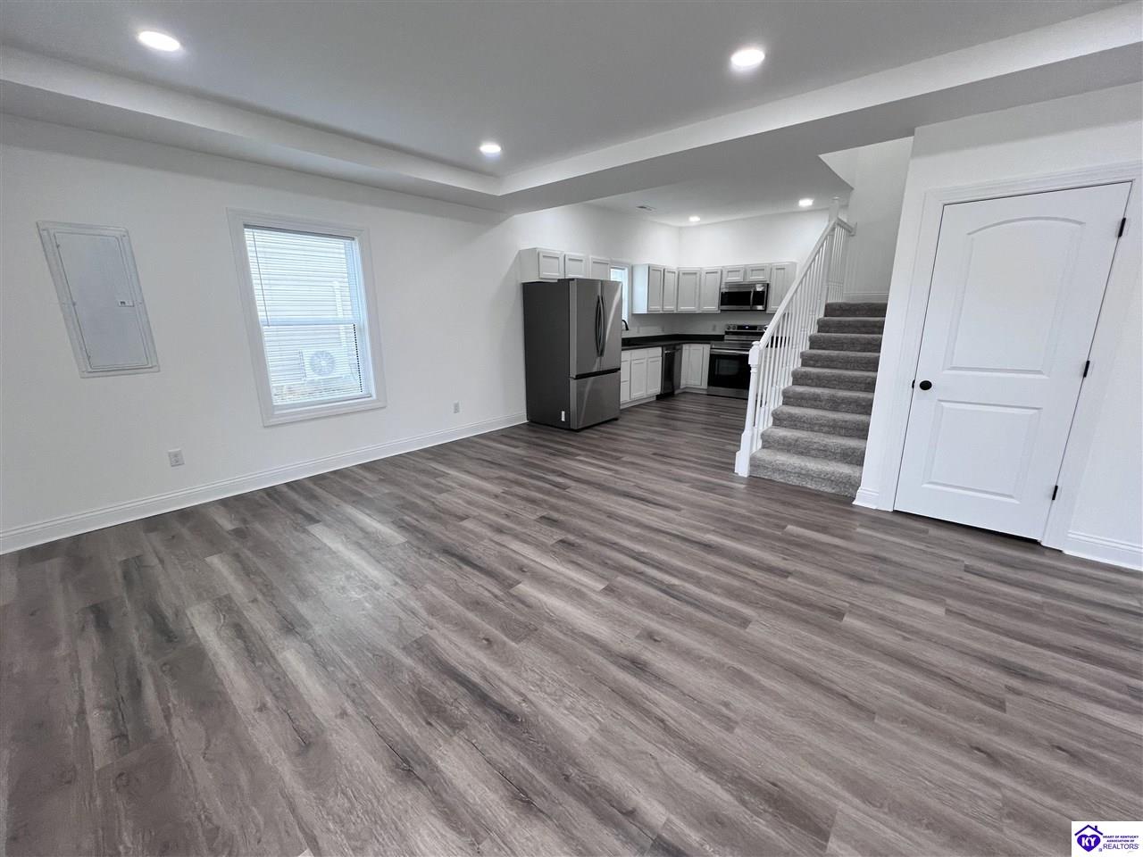 516 N West Street Munfordville, KY 42765 #1