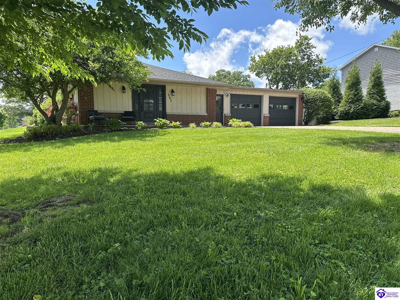 Listing Picture 201 Shreve Drive Campbellsville, KY 42718 MLS HK25000705
