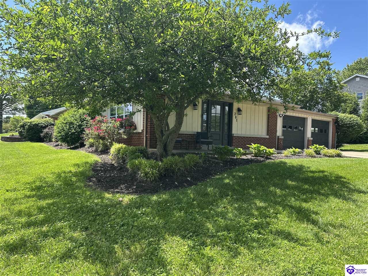 Listing Picture 201 Shreve Drive Campbellsville, KY 42718 MLS HK25000705