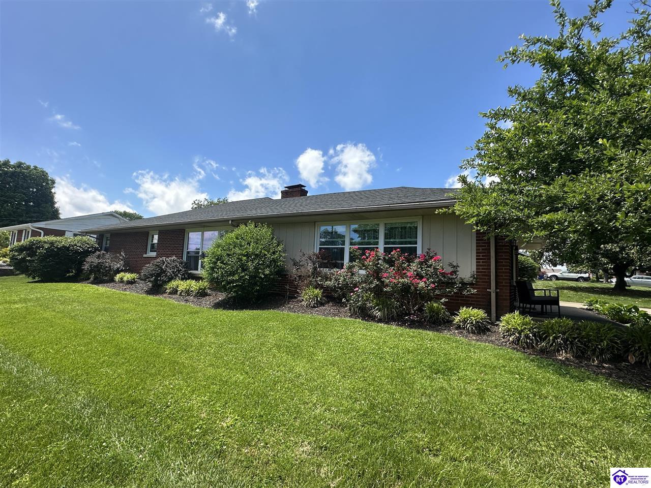 Listing Picture 201 Shreve Drive Campbellsville, KY 42718 MLS HK25000705