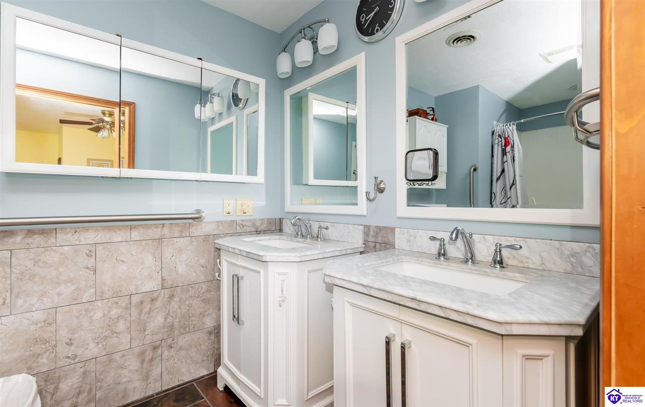 Listing Picture 1500 Rocky Hill Estates Road Clarkson, KY 42726 MLS HK25000808