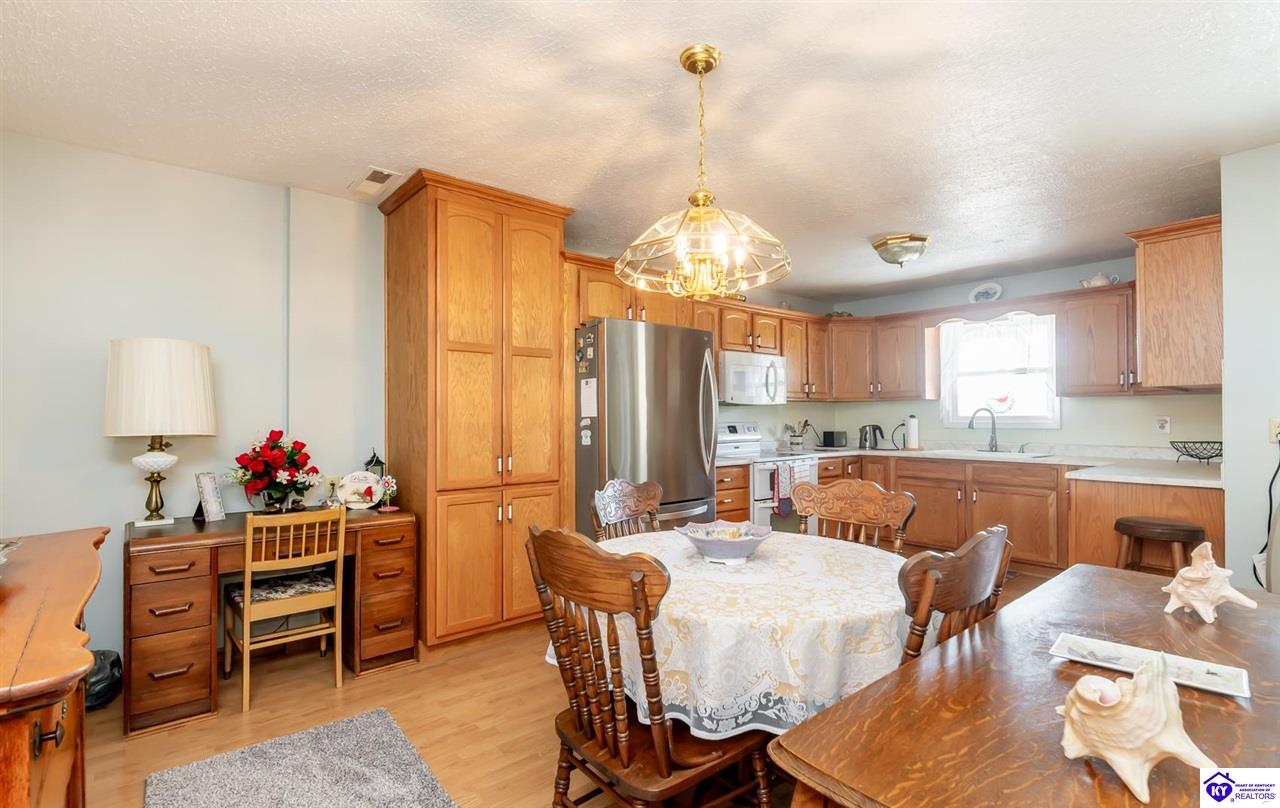 Listing Picture 1500 Rocky Hill Estates Road Clarkson, KY 42726 MLS HK25000808