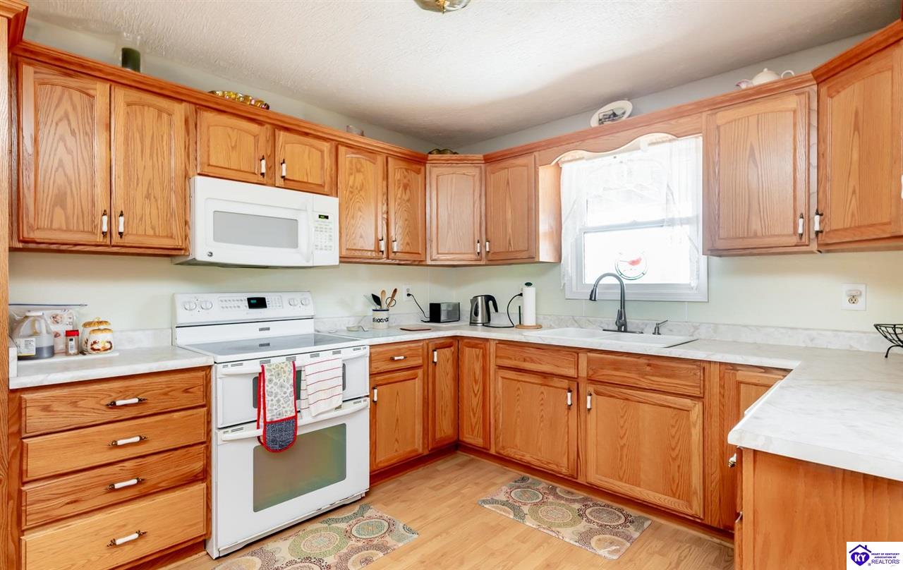 Listing Picture 1500 Rocky Hill Estates Road Clarkson, KY 42726 MLS HK25000808