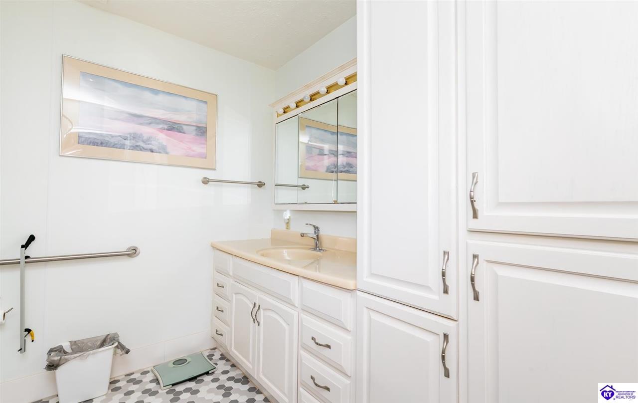 Listing Picture 1500 Rocky Hill Estates Road Clarkson, KY 42726 MLS HK25000808