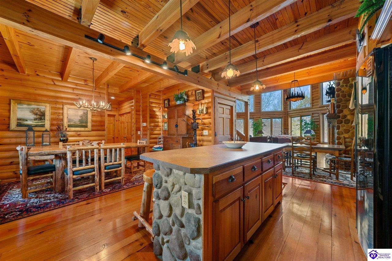 630 Eagle Point Drive Austin, KY 42123 #4