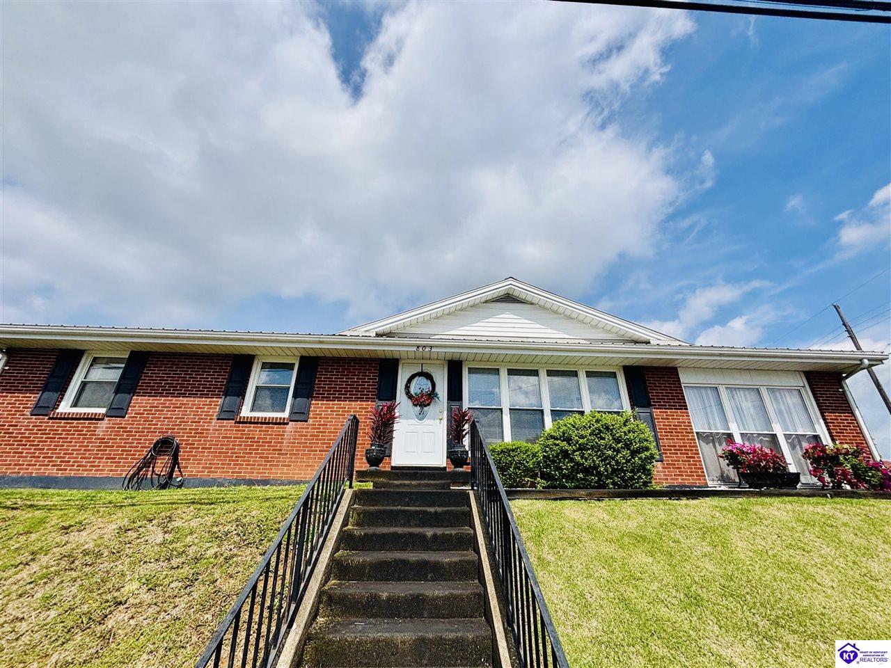 803 E BroadwayCampbellsville, KY 42718