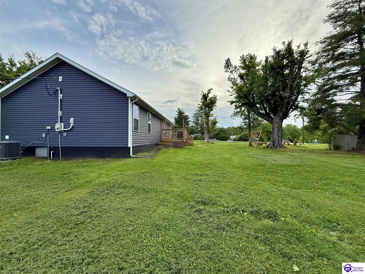 Listing Picture 2030 Hodgenville Road Elizabethtown, KY 42701 MLS HK25000925