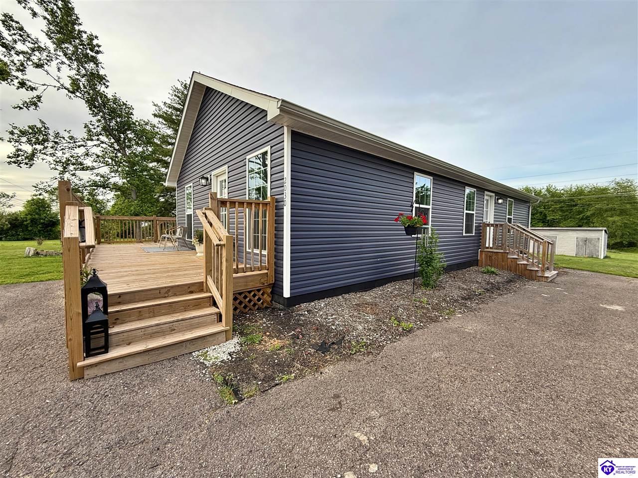 Listing Picture 2030 Hodgenville Road Elizabethtown, KY 42701 MLS HK25000925