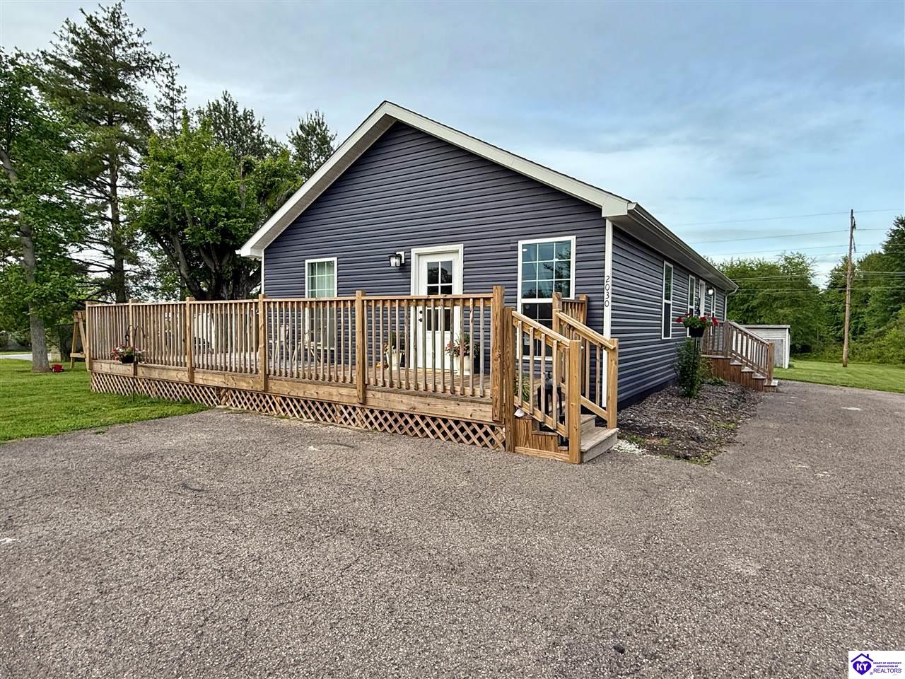 Listing Picture 2030 Hodgenville Road Elizabethtown, KY 42701 MLS HK25000925