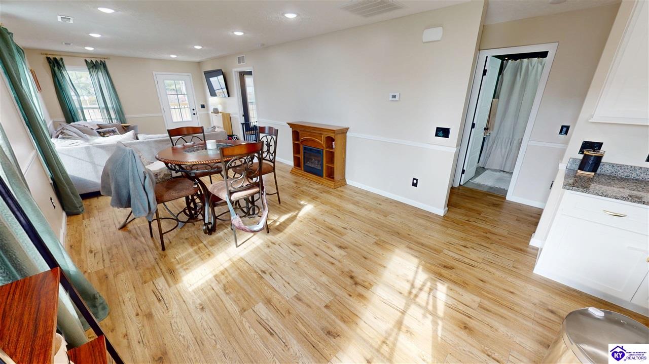 Listing Picture 2030 Hodgenville Road Elizabethtown, KY 42701 MLS HK25000925