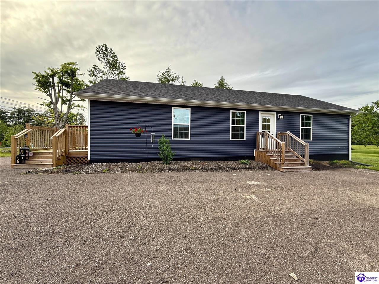 Listing Picture 2030 Hodgenville Road Elizabethtown, KY 42701 MLS HK25000925