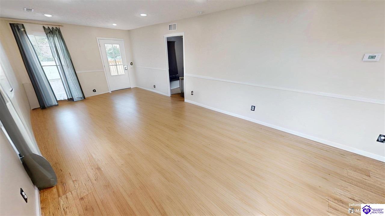 Listing Picture 2030 Hodgenville Road Elizabethtown, KY 42701 MLS HK25000925