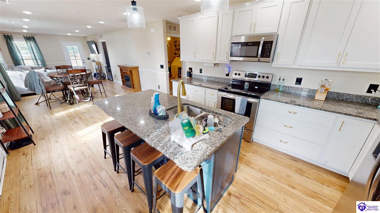 Listing Picture 2030 Hodgenville Road Elizabethtown, KY 42701 MLS HK25000925