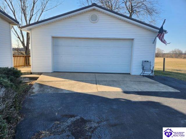 Listing Picture 235 Middle Creek Road Hodgenville, KY 42748 MLS HK25000952