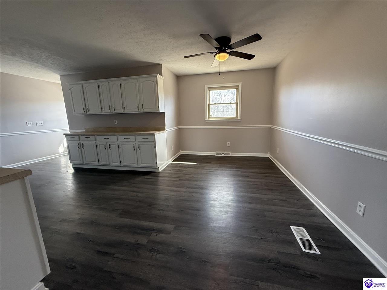 Listing Picture 1277 Lyndon Lane Radcliff, KY 40160 MLS HK25000978