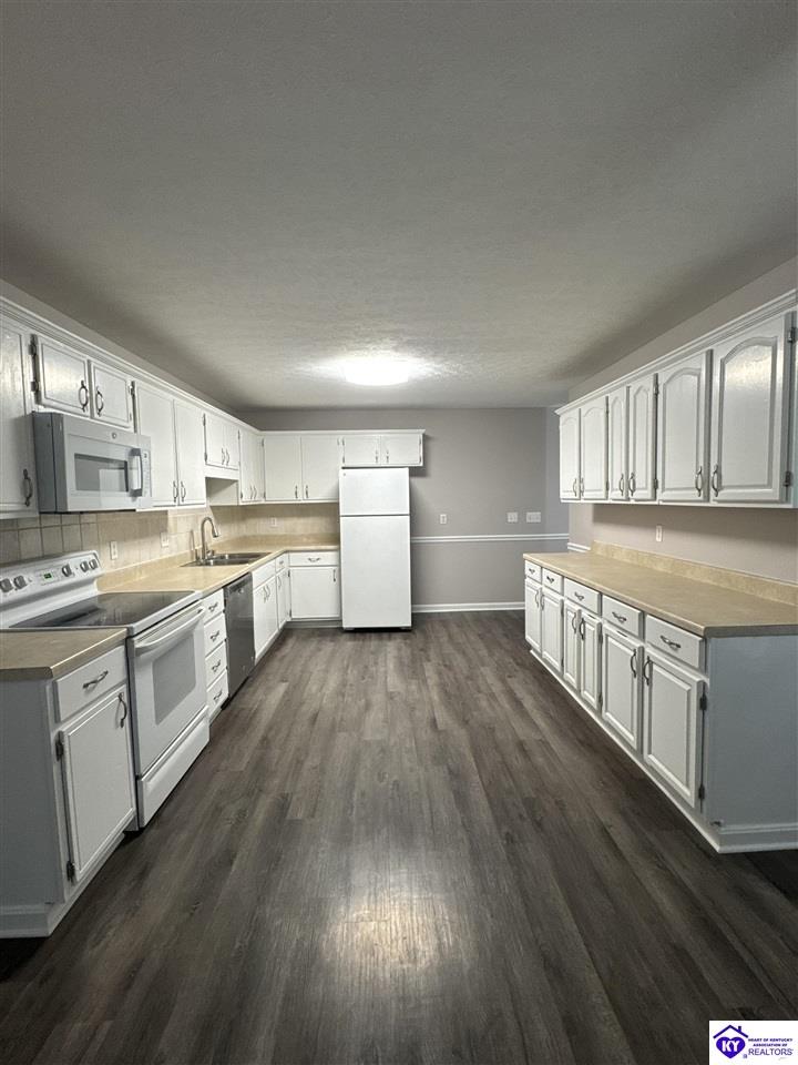 Listing Picture 1277 Lyndon Lane Radcliff, KY 40160 MLS HK25000978