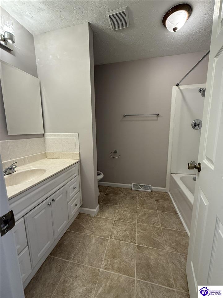 Listing Picture 1277 Lyndon Lane Radcliff, KY 40160 MLS HK25000978