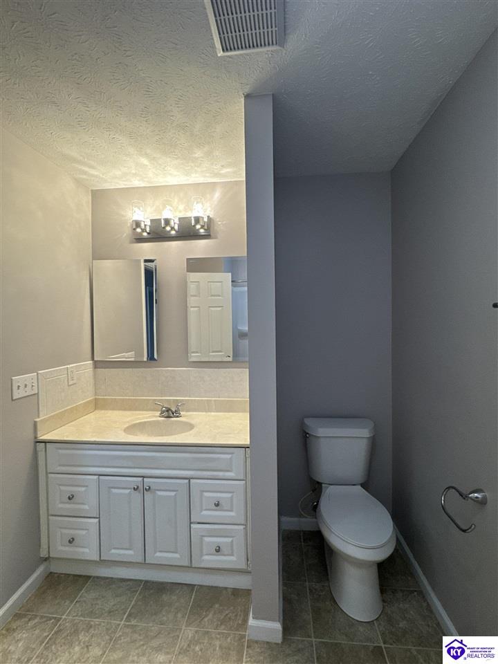 Listing Picture 1277 Lyndon Lane Radcliff, KY 40160 MLS HK25000978