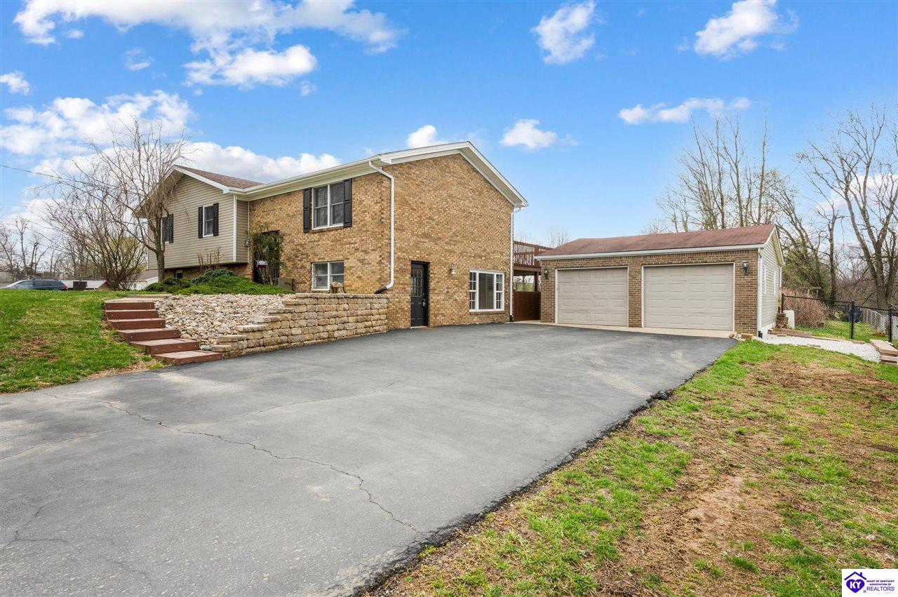 Listing Picture 71 Autumn Way Elizabethtown, KY 42701 MLS HK25000987