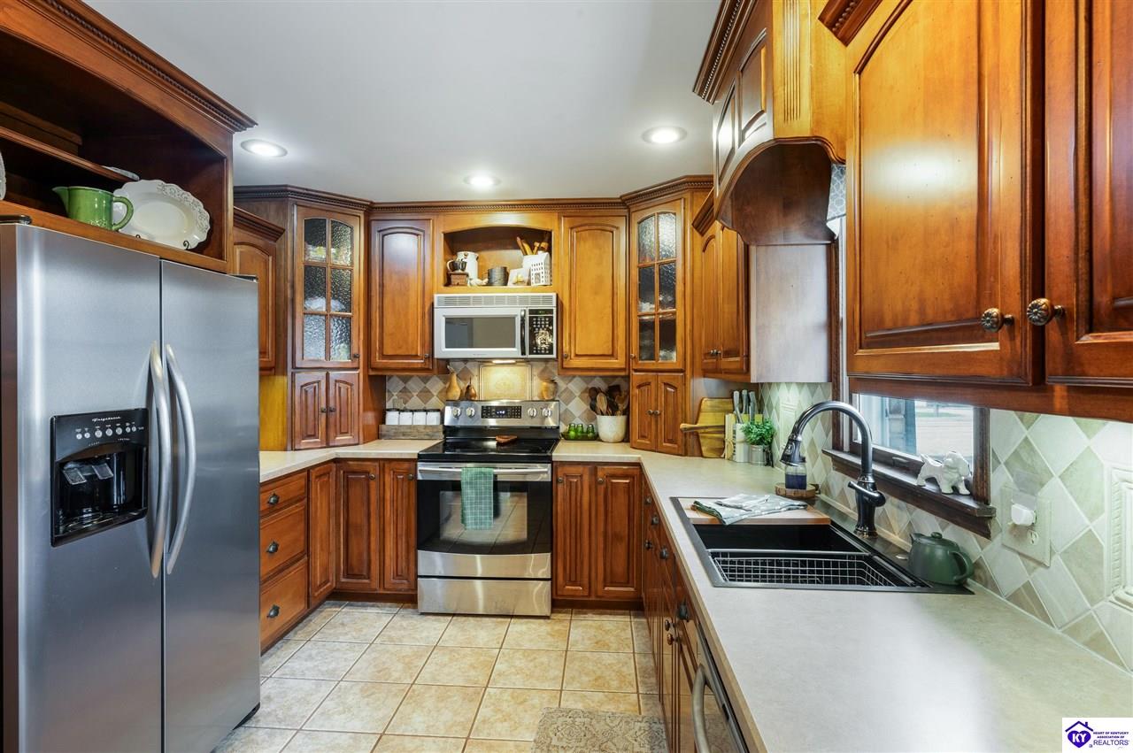 Listing Picture 71 Autumn Way Elizabethtown, KY 42701 MLS HK25000987