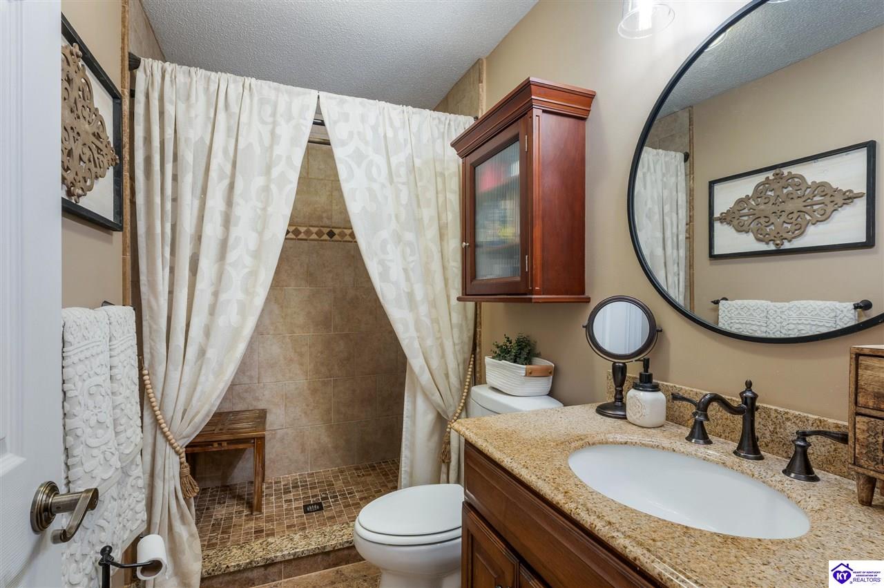 Listing Picture 71 Autumn Way Elizabethtown, KY 42701 MLS HK25000987