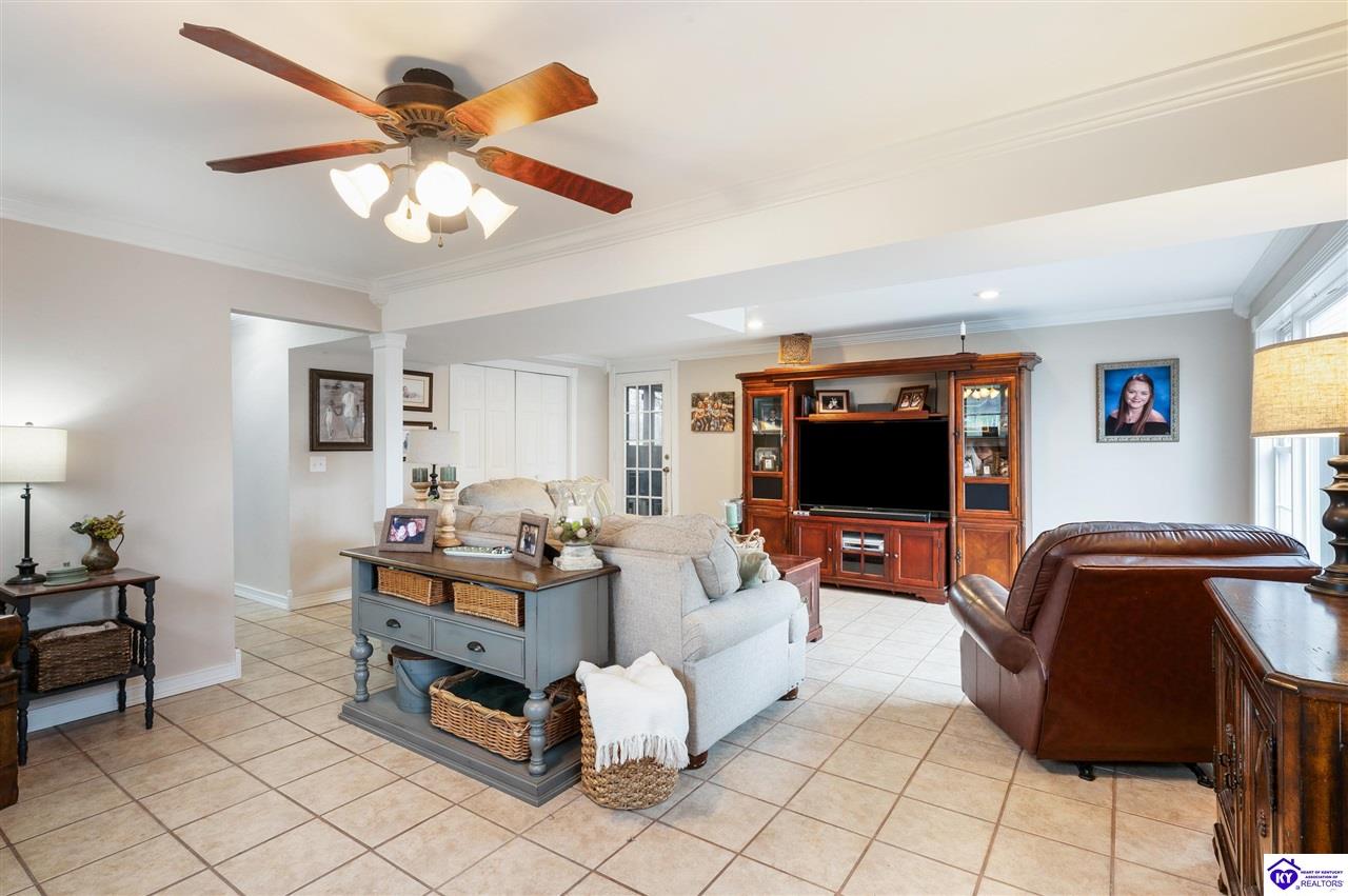 Listing Picture 71 Autumn Way Elizabethtown, KY 42701 MLS HK25000987