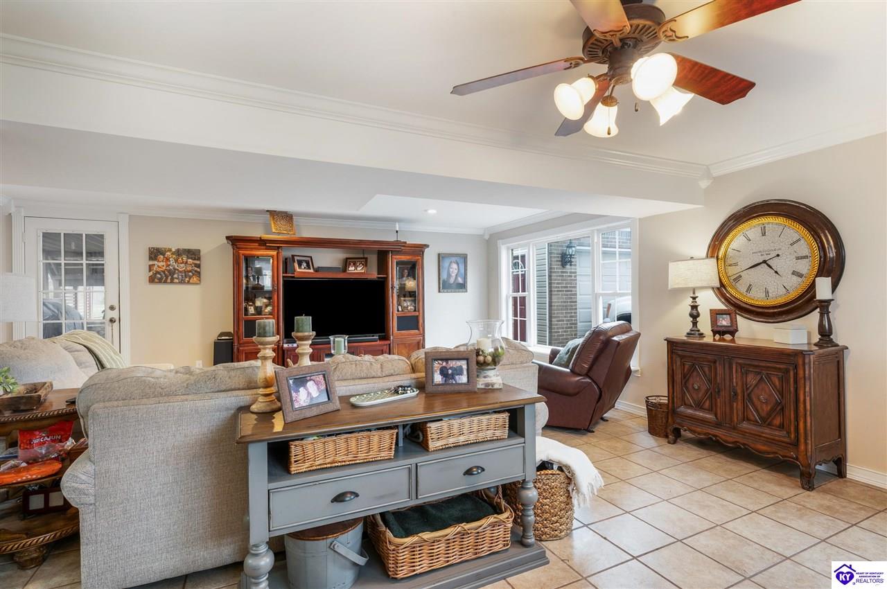 Listing Picture 71 Autumn Way Elizabethtown, KY 42701 MLS HK25000987