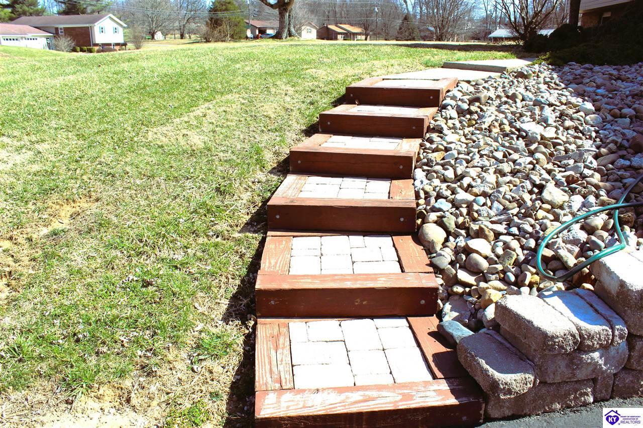 Listing Picture 71 Autumn Way Elizabethtown, KY 42701 MLS HK25000987