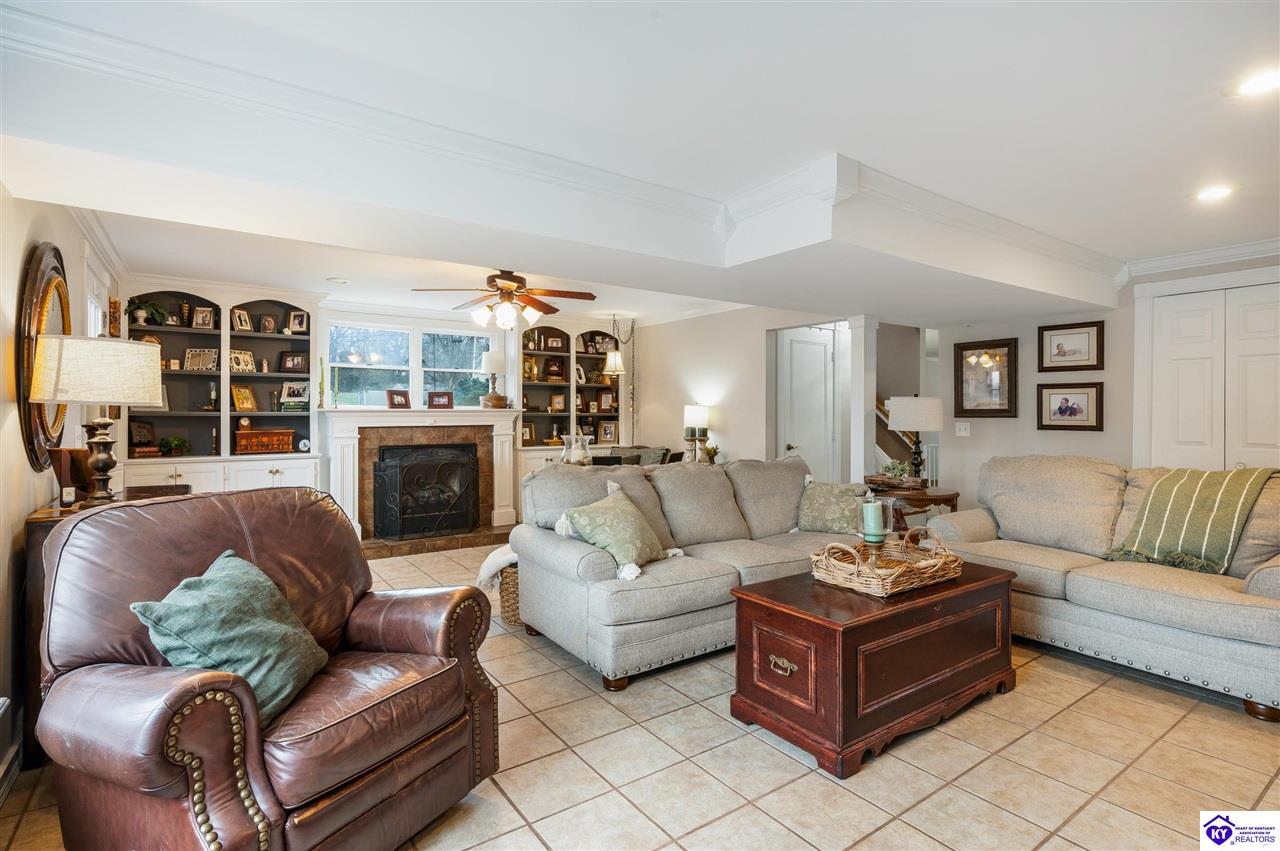 Listing Picture 71 Autumn Way Elizabethtown, KY 42701 MLS HK25000987