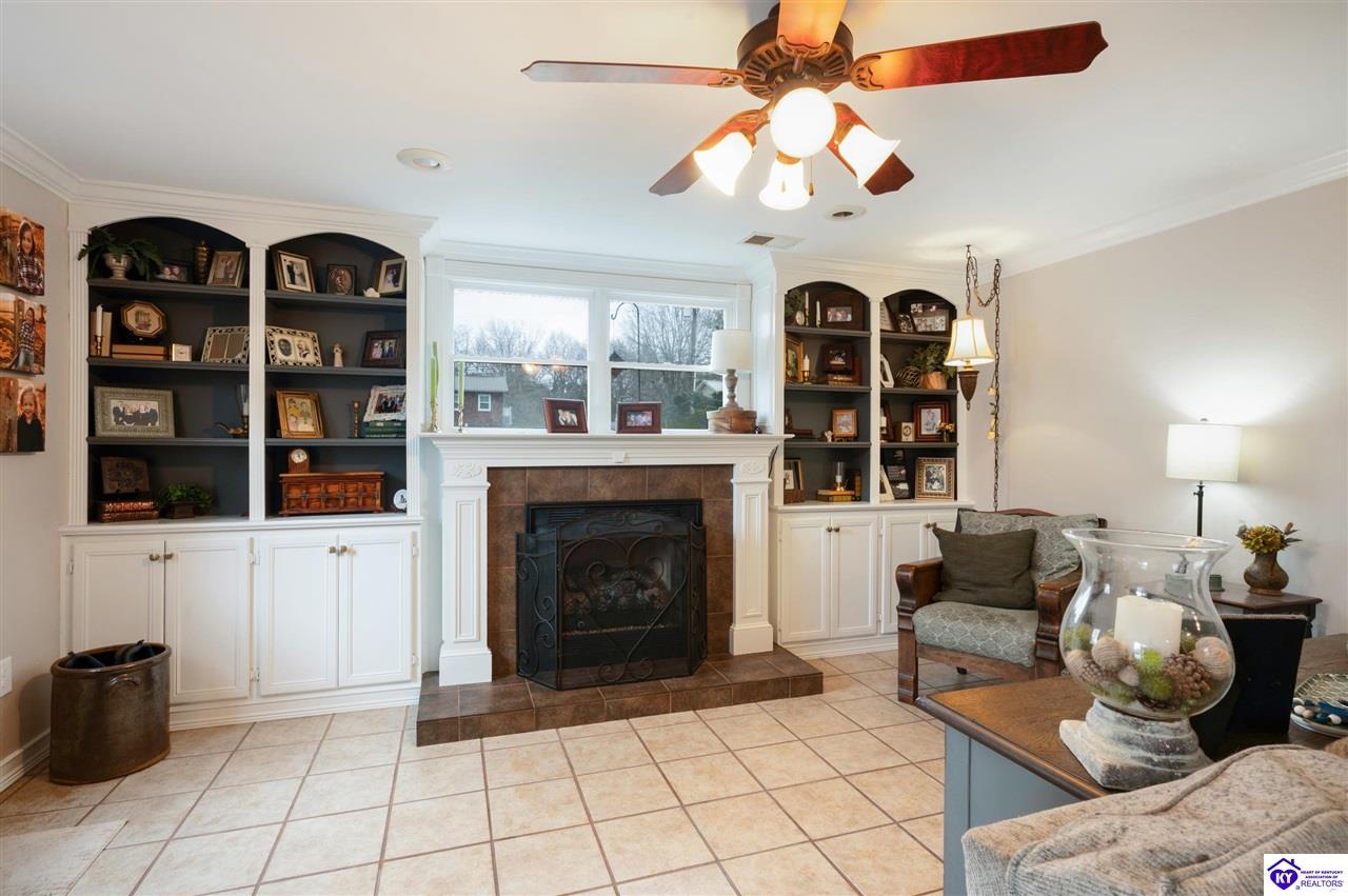 Listing Picture 71 Autumn Way Elizabethtown, KY 42701 MLS HK25000987