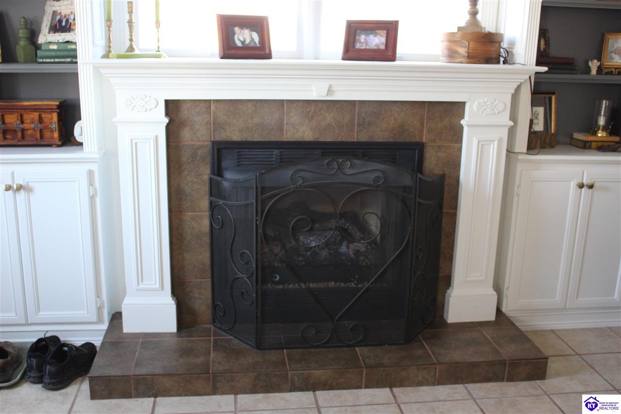 Listing Picture 71 Autumn Way Elizabethtown, KY 42701 MLS HK25000987