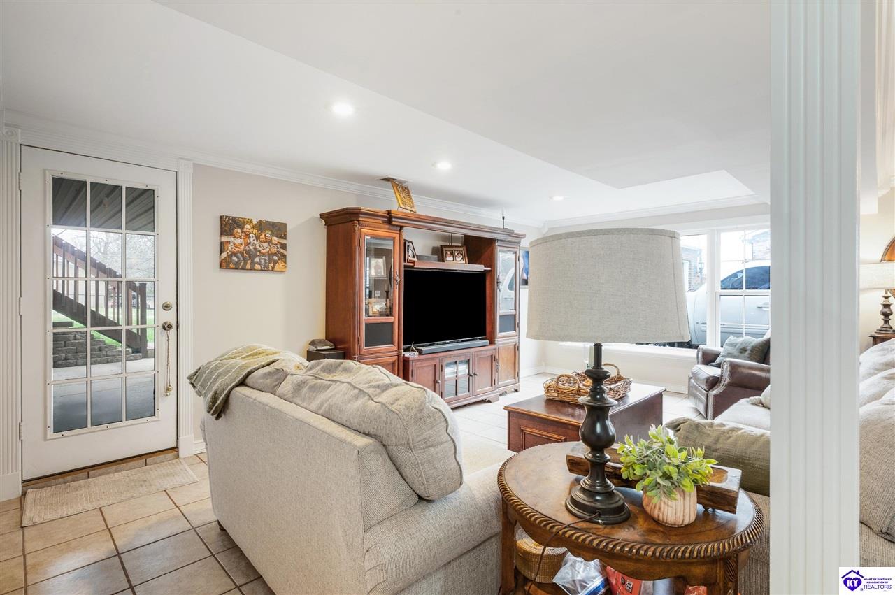 Listing Picture 71 Autumn Way Elizabethtown, KY 42701 MLS HK25000987