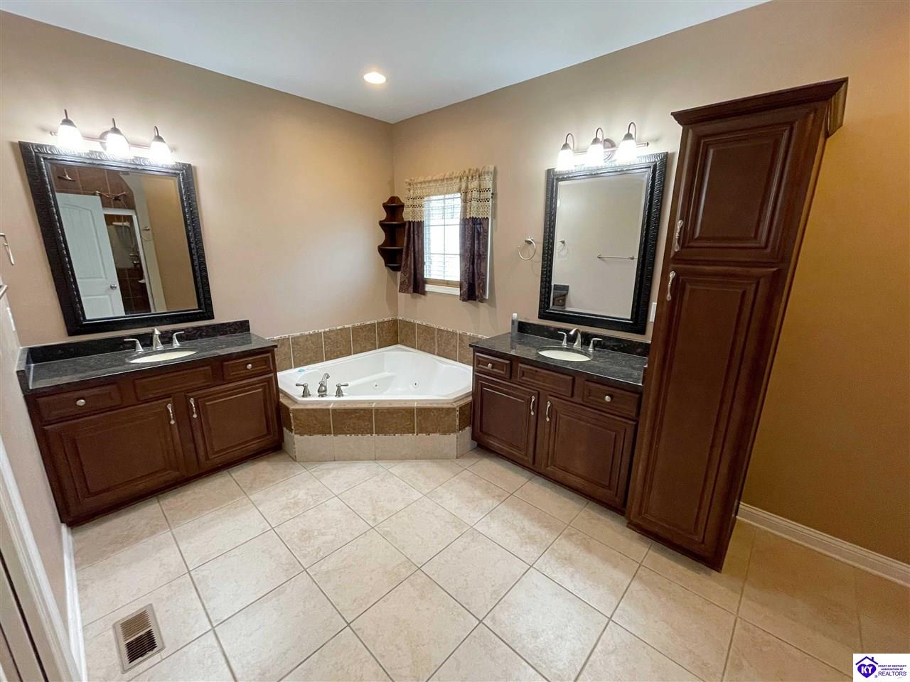 Listing Picture 28 Irish Court Radcliff, KY 40160 MLS HK25000988