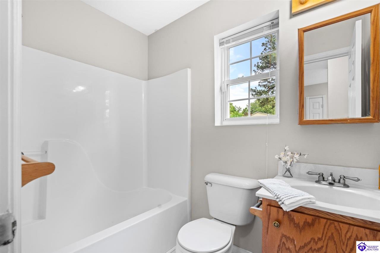 Listing Picture 100 A Almondwood Circle Elizabethtown, KY 42701 MLS HK25001089