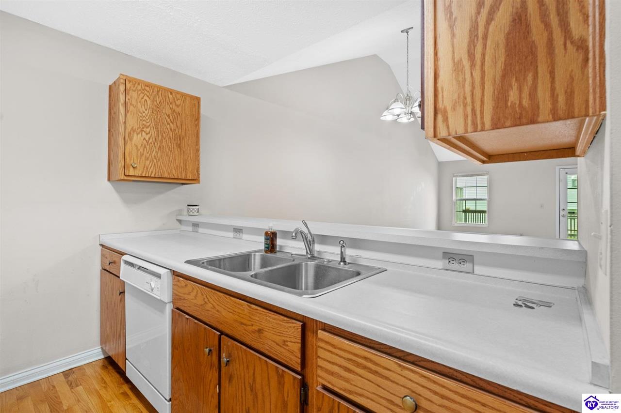 Listing Picture 100 A Almondwood Circle Elizabethtown, KY 42701 MLS HK25001089