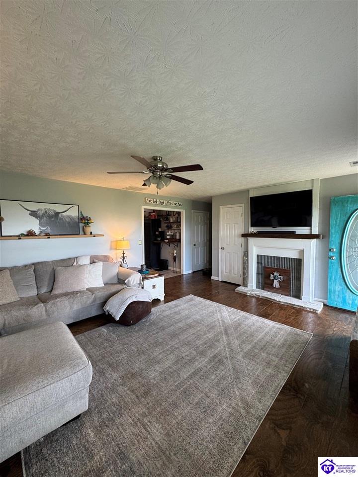 Listing Picture 197 Evening Star Court Elizabethtown, KY 42701 MLS HK25001229