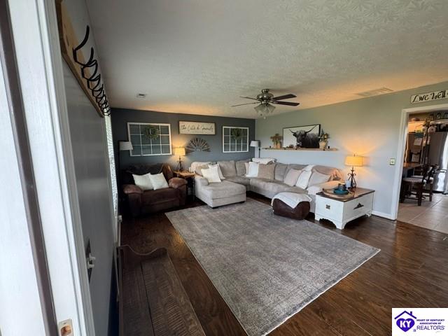 Listing Picture 197 Evening Star Court Elizabethtown, KY 42701 MLS HK25001229