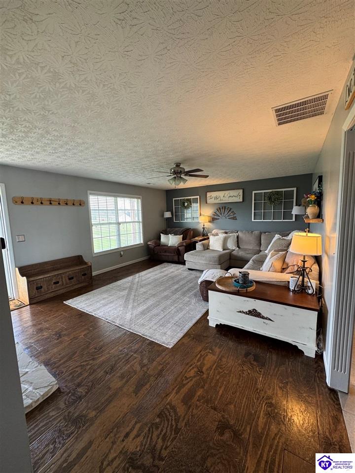 Listing Picture 197 Evening Star Court Elizabethtown, KY 42701 MLS HK25001229